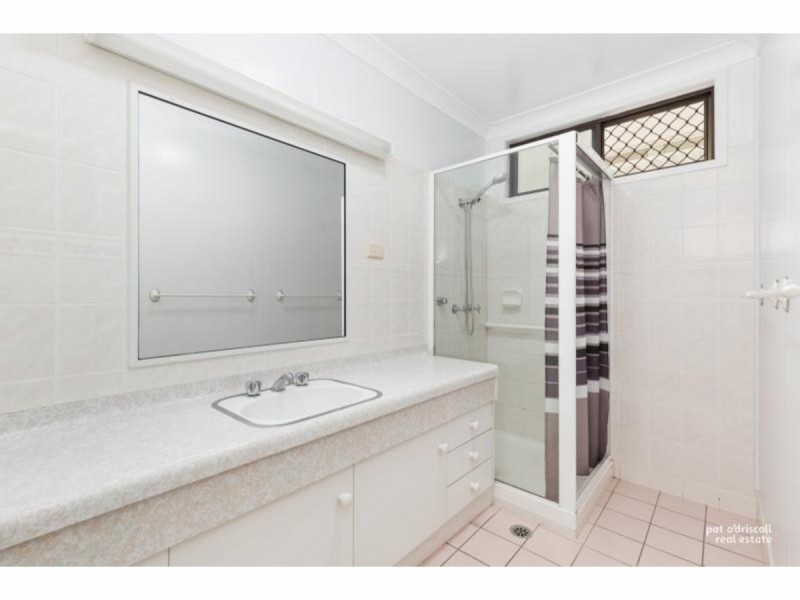 27 Booker Street, Park Avenue QLD 4701